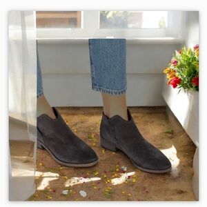 Dolce Vita Trista Anthracite Grey Suede Shoe Sz 10- New In Box​​​ ☀️🩶stunning​​